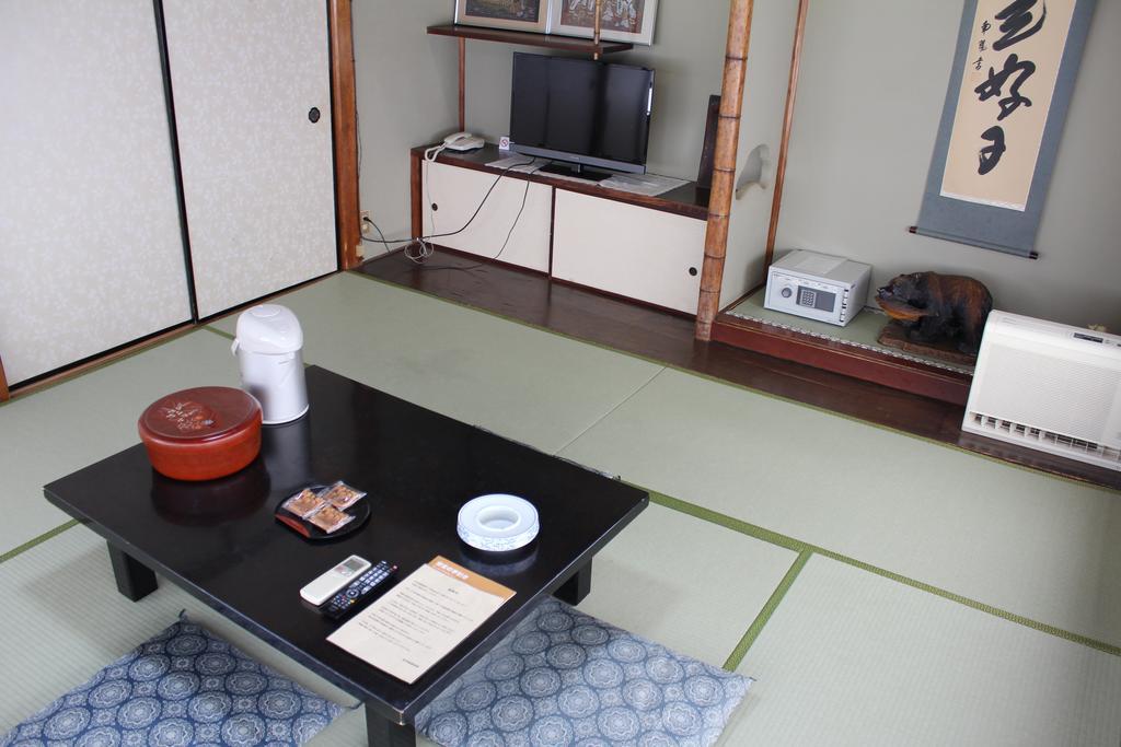 Kinokuniya Ryokan فوجيساوا الغرفة الصورة